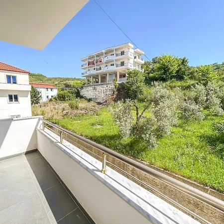 Popular 1034 Durrës